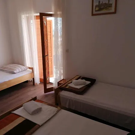Gostinjska kuća Marijan *